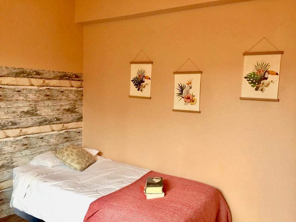 Hostal Caracol Santiago Exterior photo